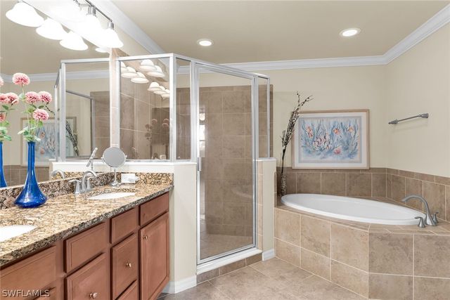 3169 Aviamar CIR 102, Naples, FL 34114