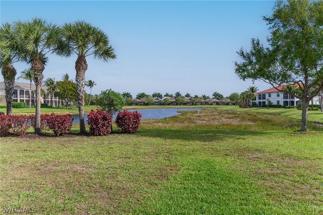 3169 Aviamar CIR 102, Naples, FL 34114