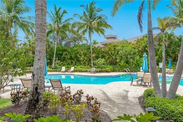 3169 Aviamar CIR 102, Naples, FL 34114