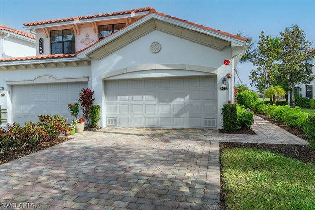 3169 Aviamar CIR 102, Naples, FL 34114