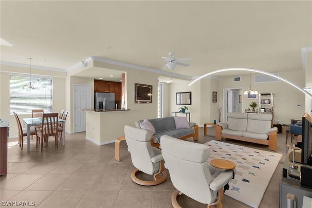 3169 Aviamar CIR 102, Naples, FL 34114