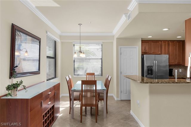 3169 Aviamar CIR 102, Naples, FL 34114