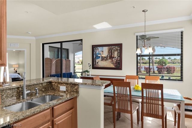 3169 Aviamar CIR 102, Naples, FL 34114