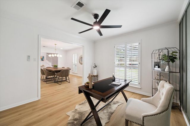 5506 Three Oaks Circle, Houston, TX 77069