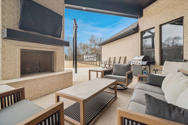 2174 Narrow Road, Lucas, TX 75002