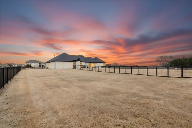 2174 Narrow Road, Lucas, TX 75002