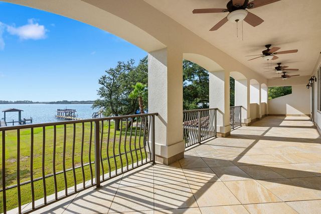 18 Kimbrough Road, Mary Esther, FL 32569