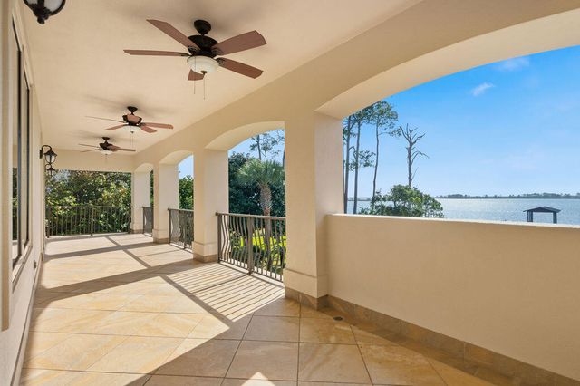 18 Kimbrough Road, Mary Esther, FL 32569