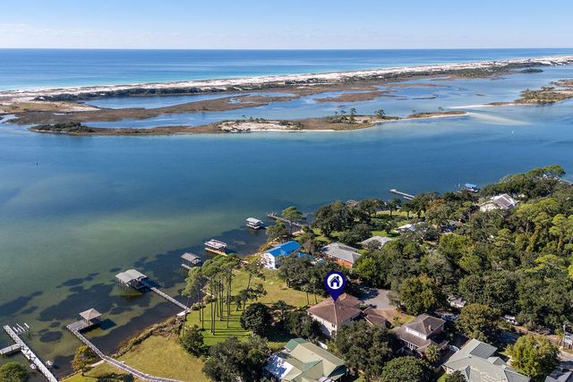 18 Kimbrough Road, Mary Esther, FL 32569