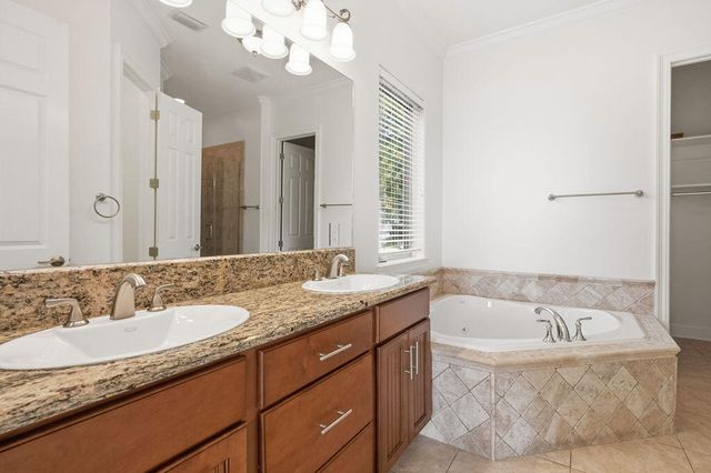 18 Kimbrough Road, Mary Esther, FL 32569