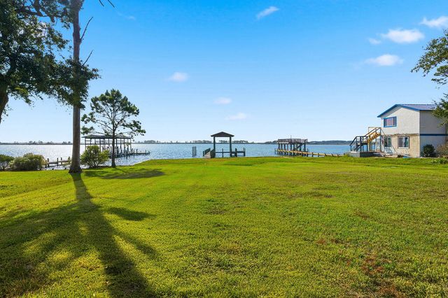 18 Kimbrough Road, Mary Esther, FL 32569