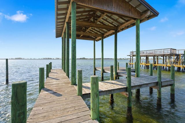 18 Kimbrough Road, Mary Esther, FL 32569