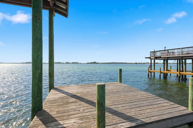 18 Kimbrough Road, Mary Esther, FL 32569