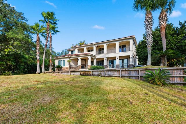 18 Kimbrough Road, Mary Esther, FL 32569