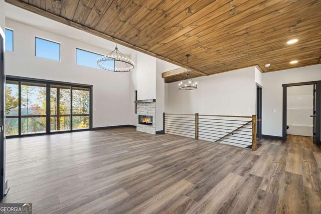 1077 Highgrove Drive, Talking Rock, GA 30175