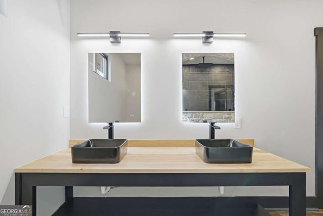 1077 Highgrove Drive, Talking Rock, GA 30175