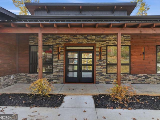 1077 Highgrove Drive, Talking Rock, GA 30175