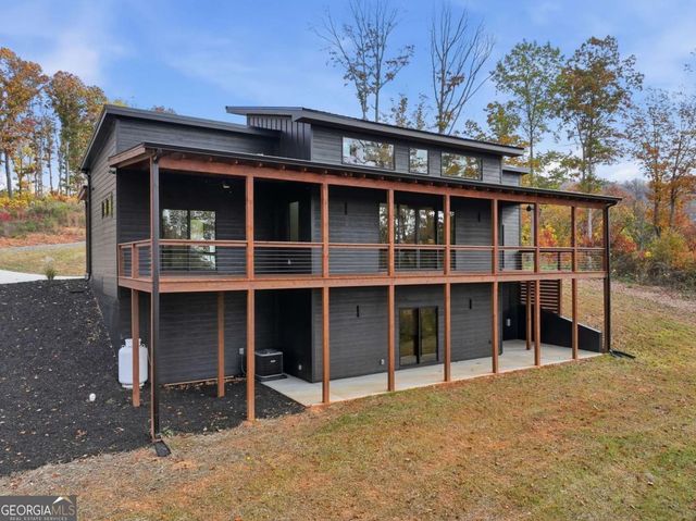 1077 Highgrove Drive, Talking Rock, GA 30175