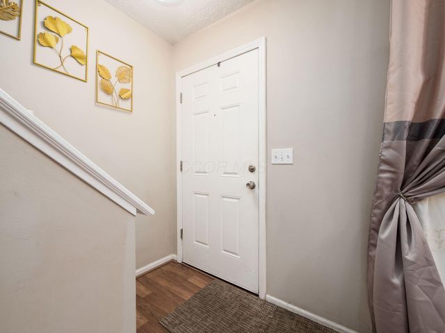 5118 Dalmeny Court, Columbus, OH 43220