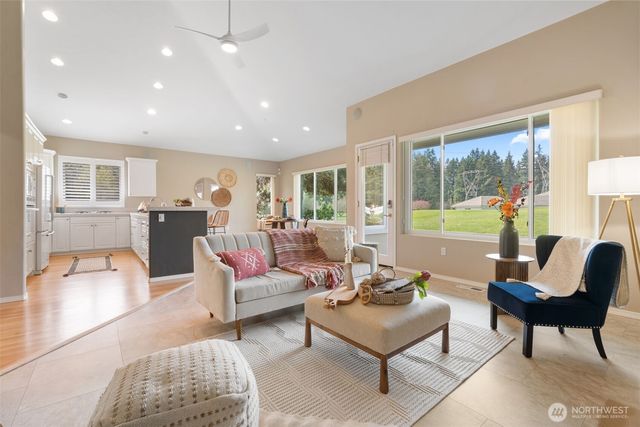 7007 Fairway Lane SE, Olympia, WA 98501