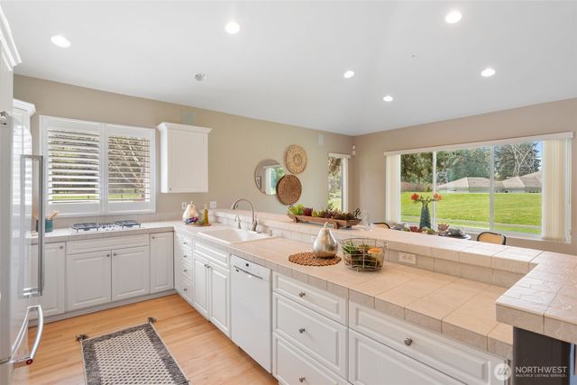 7007 Fairway Lane SE, Olympia, WA 98501