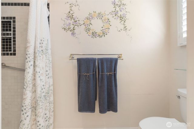 7007 Fairway Lane SE, Olympia, WA 98501