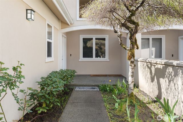 7007 Fairway Lane SE, Olympia, WA 98501