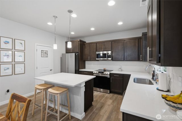 9237 Mint Loop NW, Bremerton, WA 98311