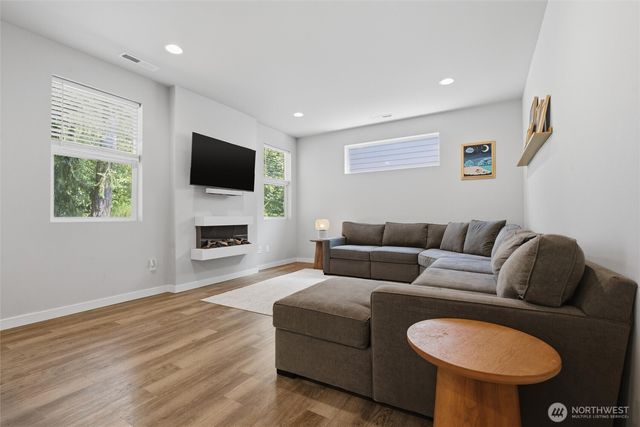 9237 Mint Loop NW, Bremerton, WA 98311
