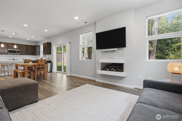 9237 Mint Loop NW, Bremerton, WA 98311
