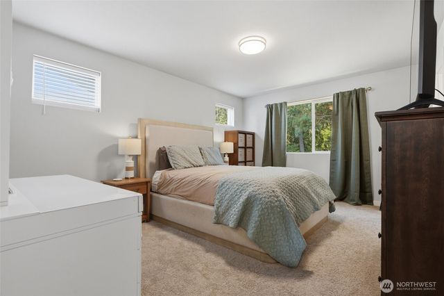 9237 Mint Loop NW, Bremerton, WA 98311