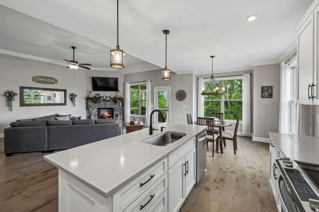 1030 C P Stewart Blvd, Lebanon, TN 37087