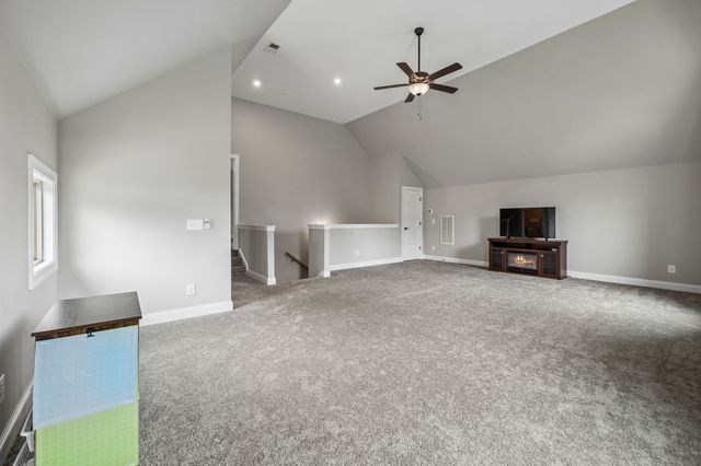 1030 C P Stewart Blvd, Lebanon, TN 37087