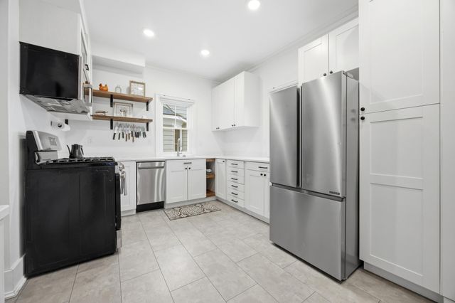 1020 6th Street S, Fargo, ND 58103