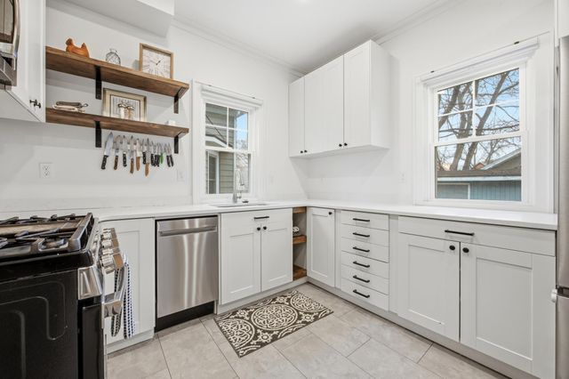 1020 6th Street S, Fargo, ND 58103