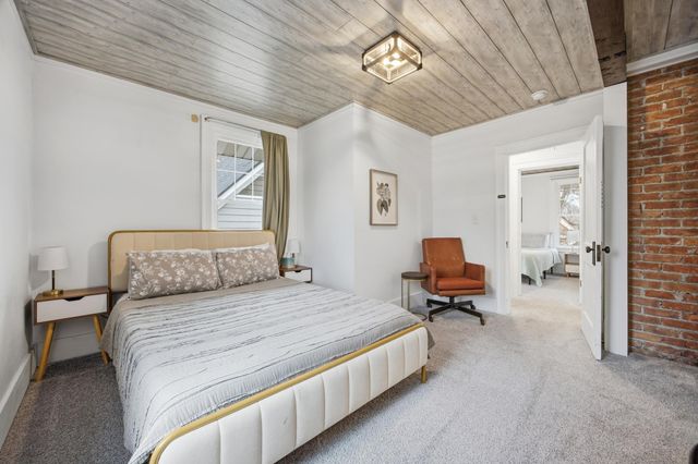 1020 6th Street S, Fargo, ND 58103