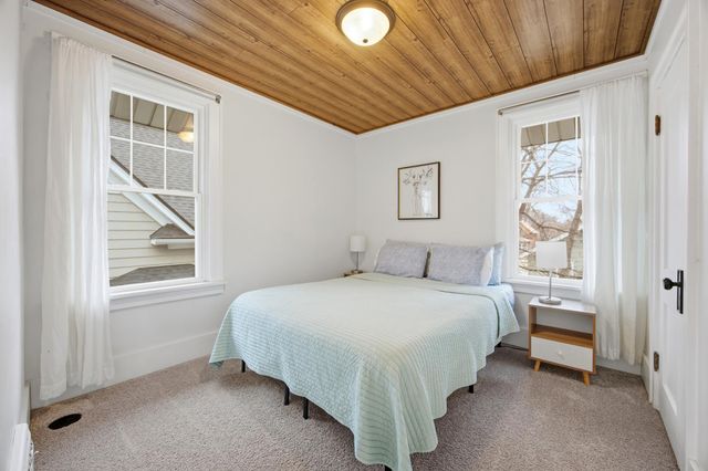 1020 6th Street S, Fargo, ND 58103