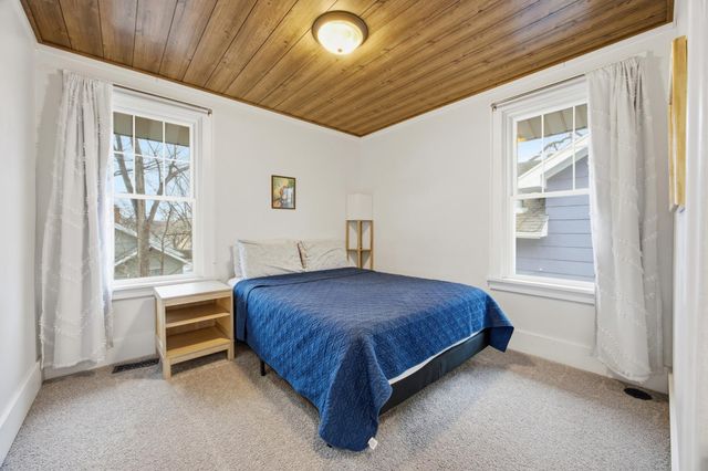 1020 6th Street S, Fargo, ND 58103