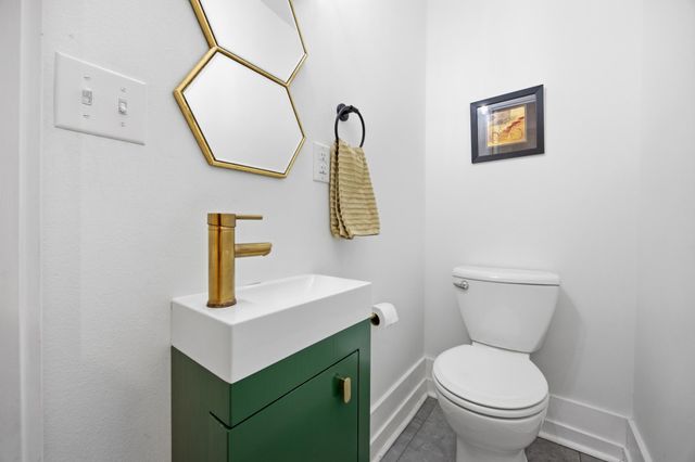 1020 6th Street S, Fargo, ND 58103