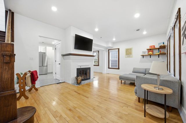 1020 6th Street S, Fargo, ND 58103