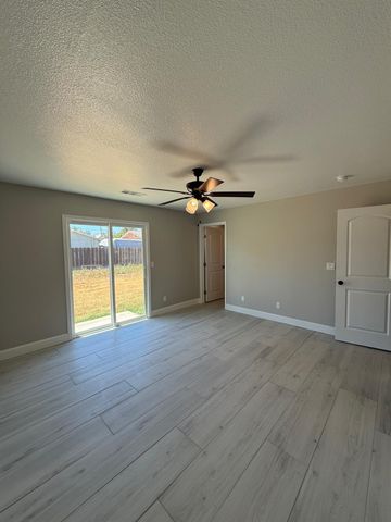 16576 Camden Drive, Madera, CA 93638