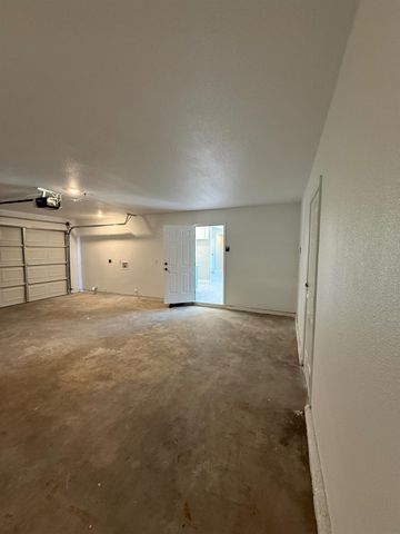 16576 Camden Drive, Madera, CA 93638