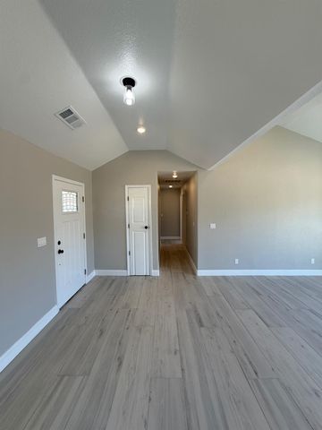 16576 Camden Drive, Madera, CA 93638