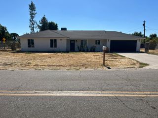 16576 Camden Drive, Madera, CA 93638