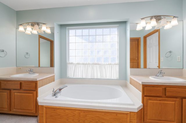 118 N Castle Rock St, Wichita, KS 67230