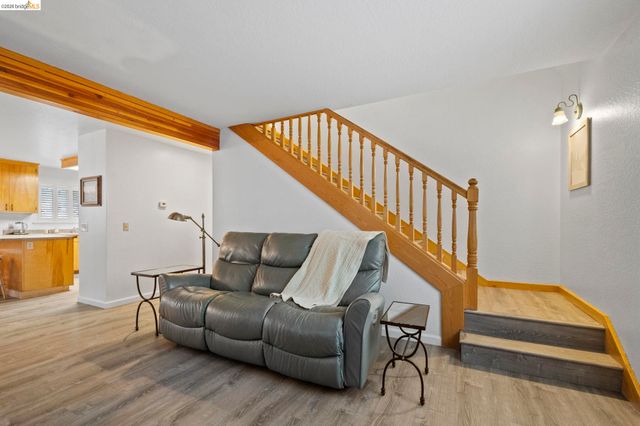 28515 S Stan Ct, Strawberry, CA 95375