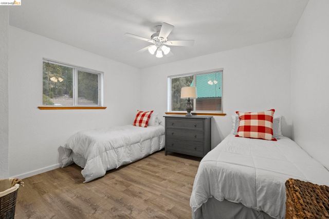 28515 S Stan Ct, Strawberry, CA 95375