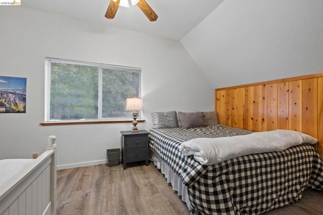 28515 S Stan Ct, Strawberry, CA 95375