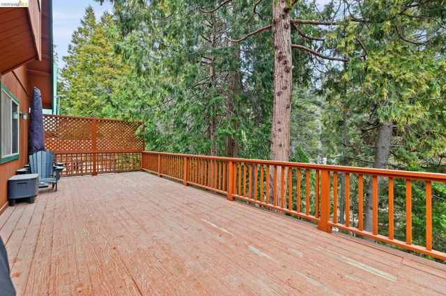 28515 S Stan Ct, Strawberry, CA 95375