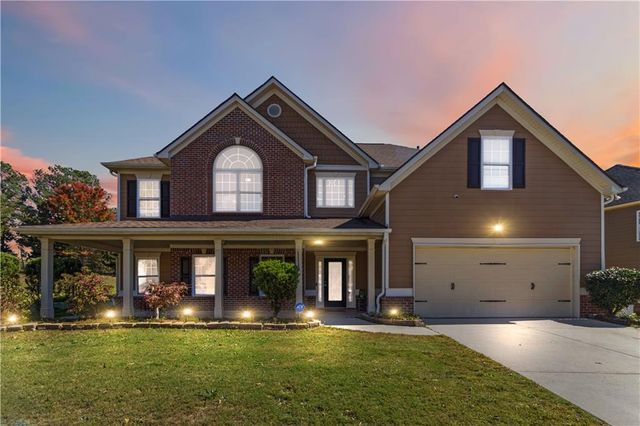 2868 Rolling Downs Way, Loganville, GA 30052